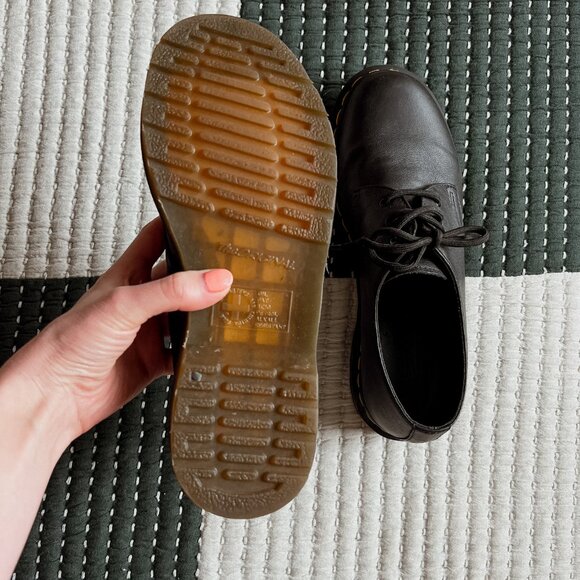 Dr. Martens Virginia Leather Oxford Shoes | Womens Size 8 | Worn Once - Picture 2 of 4